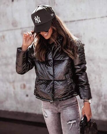 crni bademantil: Crna S L XL Krem XL. 
6500 — 7