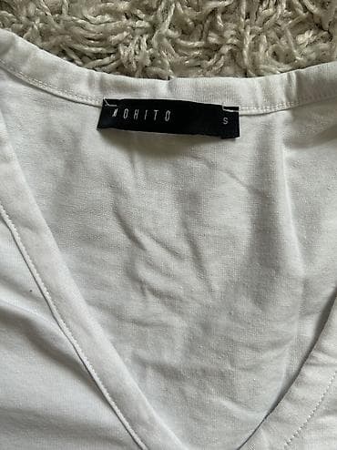 Women's T-shirts and tops: Majice S — 2