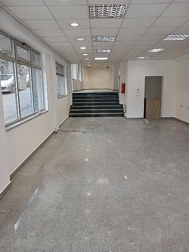 poslovni prostor kraljevo: Izdaje se Lokal u centru Aranđelovca lux oprema 490m2 . Prizemlje — 4