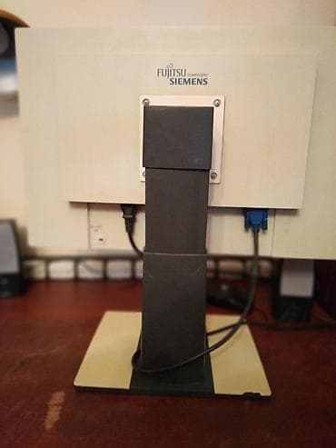 телевизор 21 инча: Monitor Fujitsu Siemens model A22W-3A ispravan,malo osteceno — 2