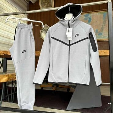 nike trenerka xs: Moderna uniseks trenerka sa kapuljačom, idealna za sport i slobodno — 3