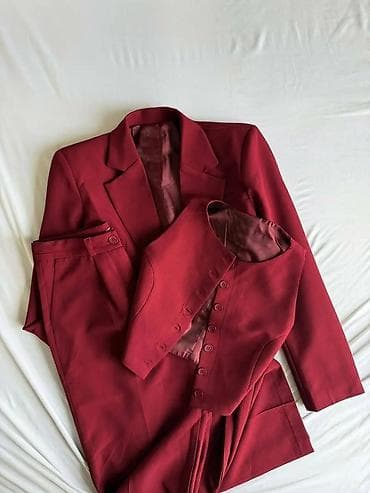 carape sa srcima: 3u 1 Ženski trodelni pantalonski kostim – sako, prsluk i pantalone - — 1