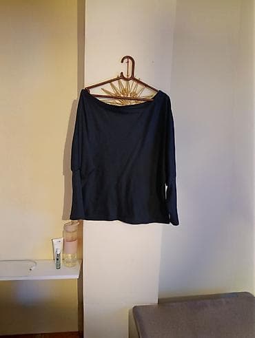 Crna majica dugih rukava - Klasičan, minimalistički kroj - Širok