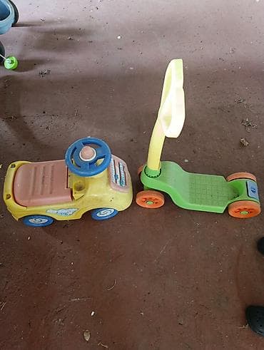 plava haljina: Dečji set za vožnju – 2 igračke na točkiće - Gurajuće auto na četiri — 1