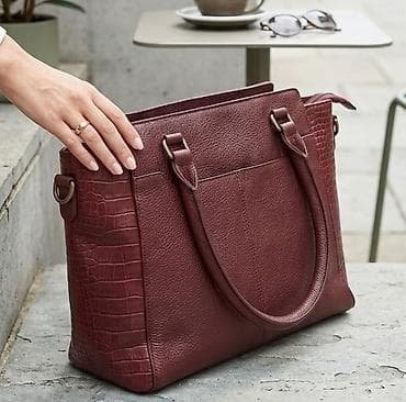 Elegantna ženska torba – bordo boja - Materijal: kvalitetna prirodna