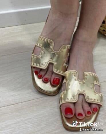 grubin papuce sa sljokicama: Slippers — 1