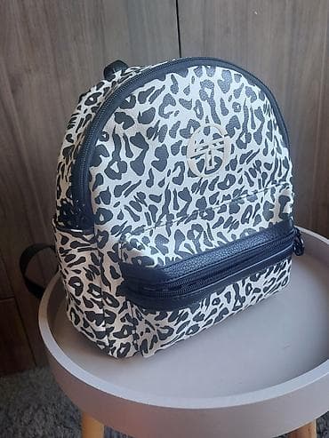 zenske torbe sa krznom: Mini ranac sa animal printom - Dizajn: crno-beli leopard print, na — 3