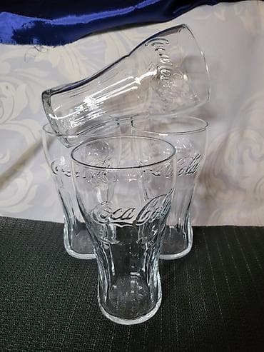 vakum posude: Case nove Coca Cola. Nove case sve na casama odsjaj od svetla — 4