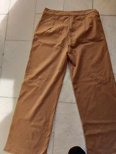 pantalone sa cirkonima: Ženske pantalone M u karamela/svetlo-braon boji. Klasičan, ravan kroj — 1