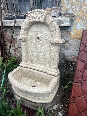 ugaona kuhinja: Dekorativna zidna baštenska česma – rustični model od livenog — 1