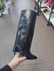 Donji delovi trenerke: Čizme, 41 — 3