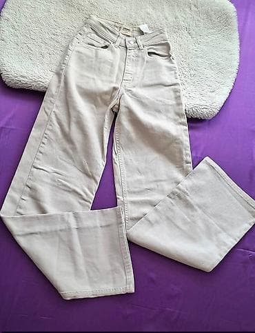 stitch stvari za školu: ⚜️ FARMERICE 
⚜️Za velicine pitajte 
⚜️Cene od 1.500 do 2.300 dinara🟨🟨 — 3