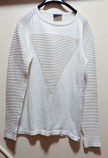 nike patike za kisu: Bela ženska bluzica/džemper od finog pletiva sa okruglim izrezom — 1