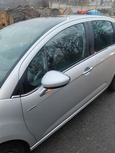 fiat s: Citroën C3, siva boja, hečbek 5 vrata. Glavne karakteristike: - — 5