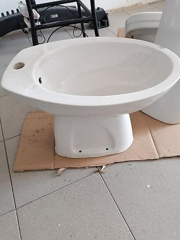 sudopera element: Keramički set za kupatilo – lavabo sa postoljem i bide - Materijal — 5