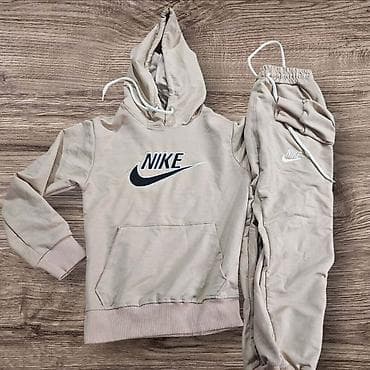 Farmerke: Lager ‼️
Vel 6 i 8 
2200 dinara
❄ — 1