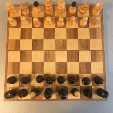 bicikle sa prednjim i zadnjim amortizerima: Sah iz 70-tih Drvene figure, drvena kutija 33x32.5cm Stanje kao na — 6