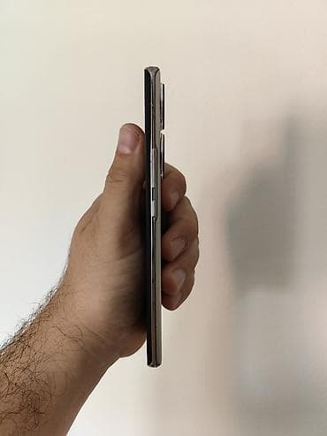 iphone 11 200€: Honor 70 dual sim sim free sa 8/1256 gb memorije. Dobro očuvan i — 3