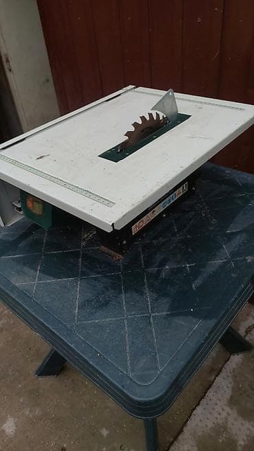 Merni alati i instrumenti: Stoni cirkular 800 W - ✅Sa snagom od 800 W, ovaj cirkular omogućava — 6