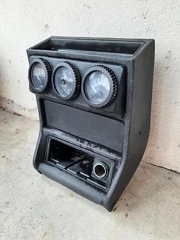ford fiesta instrument tabla: KONZOLA SA SATICIMA VW GOLF MK2 | Dobro stanje — 5