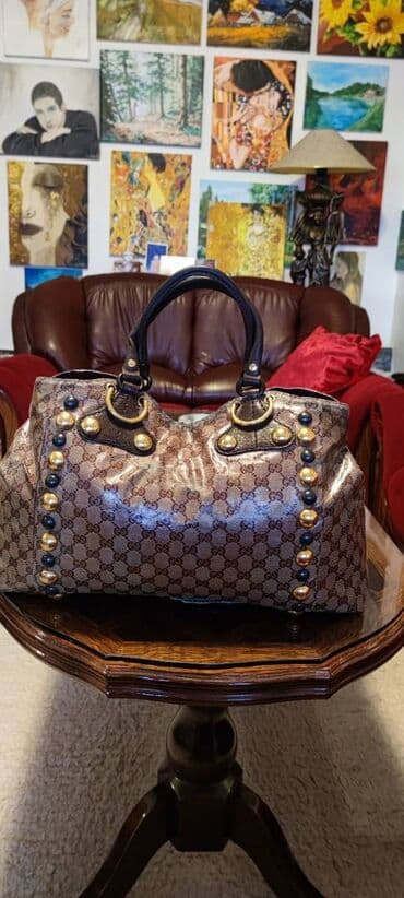 Ostali aksesoari: Gucci. Fantastična.

Bez ikakvih nedostataka.
45cm x 28cm x 10cm — 13