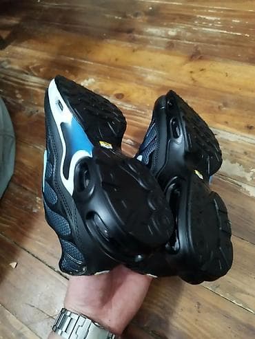 narandžaste patike: Nike Air Max Plus TN – plavo/crna verzija - Model: Air Max Plus — 4