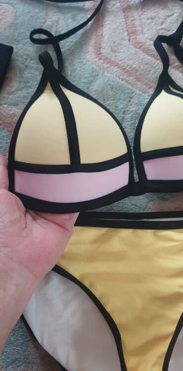 Swimsuits: Kupaći kostim bikini kao triangle model gornji deo i ima ojačanje — 1