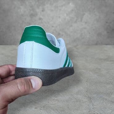 stradivarius jakna sa krznom: Trainers, size - 46 — 3