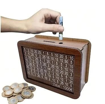 vaza za cvece: Drvena štedna kasica sa izazovom “Uštedi 1000€” - Funkcionalna — 4