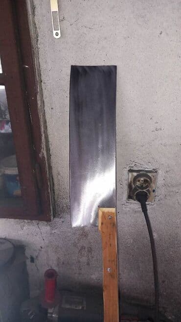 Veliki kuhinjski satara/nož za sečenje mesa i kostiju - Masivna na lalafo.rs Veliki kuhinjski satara/nož za sečenje mesa i kostiju - Masivna