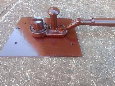 kofer alata: Alat za savijanje armature ( pikerica ),osnovna ploča debljine 6 mm sa — 4