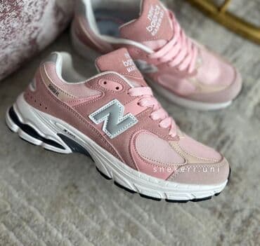 Women's Sneakers and athletic shoes: Cena 2600 din — 1