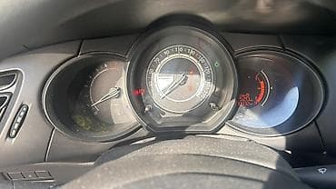 rolsue cena: Citroën C3 – hečbek, bela boja, BG tablice. Ključne karakteristike: - — 2