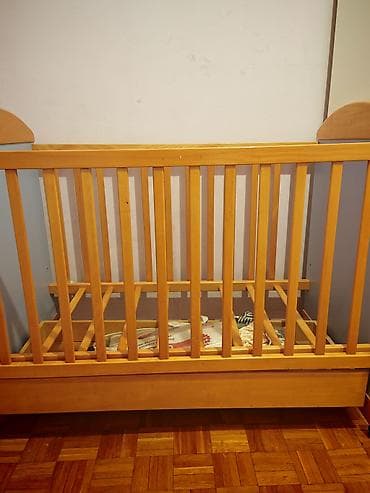 deciji bade mantili aksa: Drveni krevetac za bebe - Materijal: masivno drvo u prirodnoj boji — 1