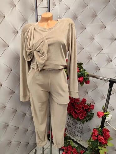 Gornji deo: Dame komplet – udobna trenerka/duks + pantalone - Model: ženski — 3