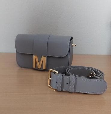 Mona kožna torbica preko ramena – model sa zlatnim „M“ kopčanjem -