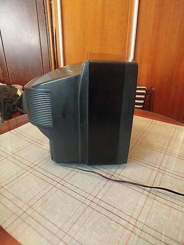 apple tv: Mali retro tv stari televizor Toshiba. Dijagonala ekrana je oko 35 cm — 4