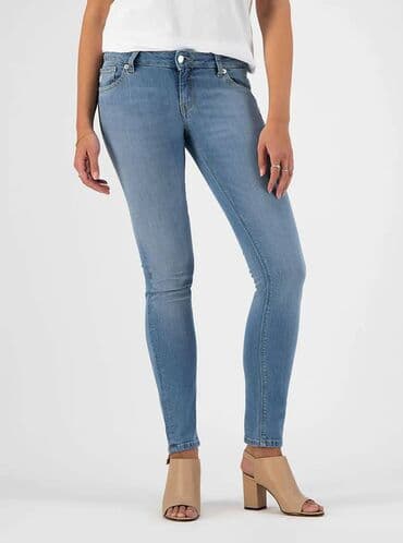 massimo dutti zenska odela: 30, Teksas, Skinny — 20