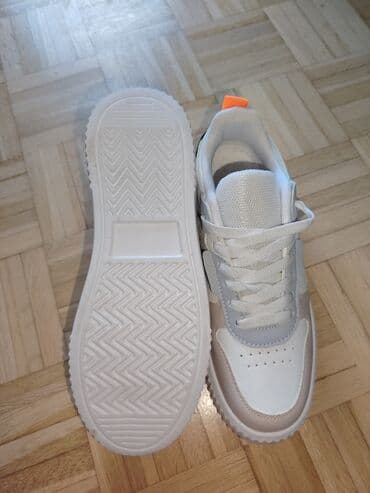 hello kitty patike: Trainers, size - 40 — 3
