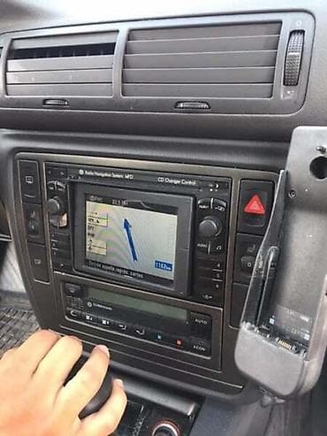 adapter za auto upaljač sa 220v na 12v: MULTIMEDIJA ZA VOLKSWAGEN GOLF 4, PASSAT B5, PASSAT B5.5 | ISPRAVNA — 2