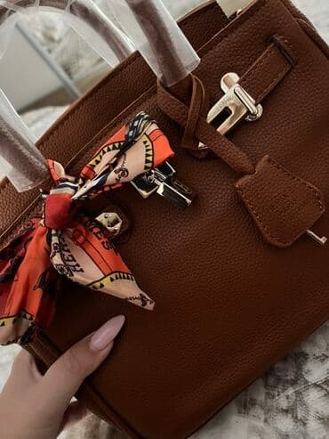 Personal Items: Elegant purse, Hermes, Material: Leather — 9
