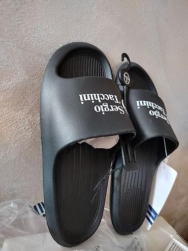 Sandale i papuče: Muške papuče, novo ug 27 cm. Naznačena veličina 44/45.Dva para na — 2