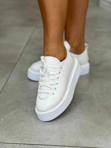 clara barson cipele: Cena:4390din
Br 36-40
Peta9cm — 2