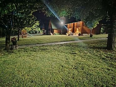 fiksna: Na prodaju turistički kompleks sa 5 brvnara različitih struktura — 5