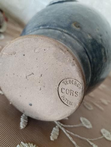 starinska pec: Ručno rađena keramička bokal-vaza sa drškom, glazirana u nijansama — 2