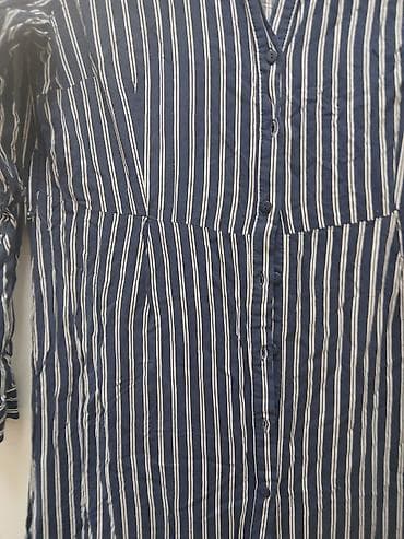 Plavo-bela prugasta košulja-haljina - Model: duga košulja-haljina sa