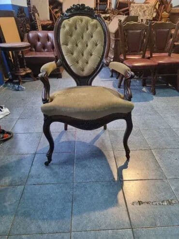 Antique Armchairs: Fotelja u odlicnom stanju — 1