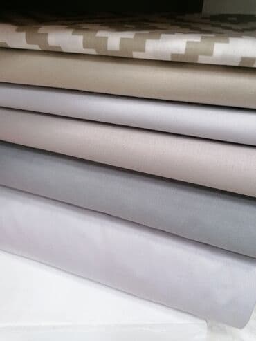 Single, color - White