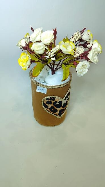 Kućni dekor: Dekorativna aranžmanska saksija sa veštačkim belim ružama - Aranžman — 4