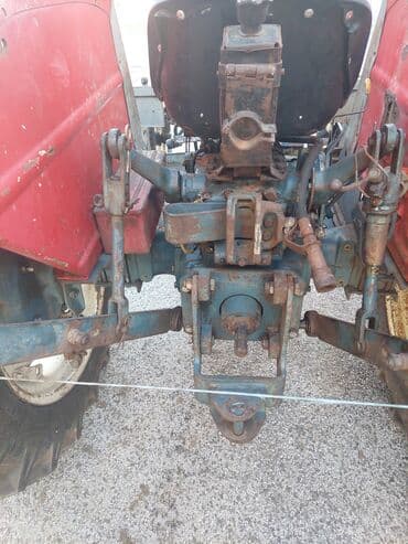 svetleca traka za auto: Traktor UNIVERZAL 445 standard bez ikakvih ulaganja. Gume nove — 18
